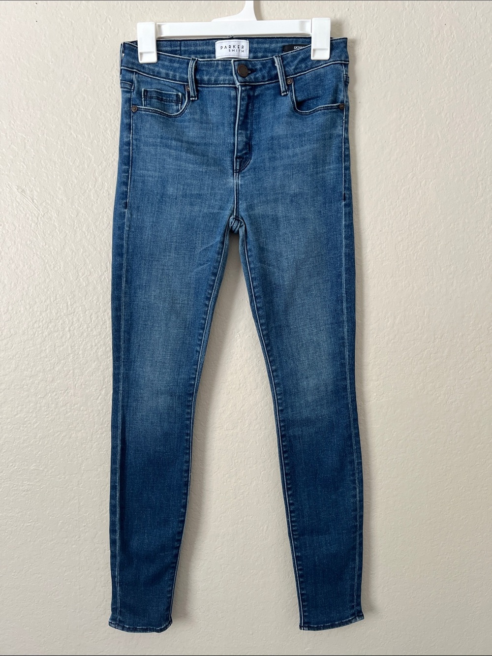Like New! PARKER Smith Skinny Jeans in Size 27/4